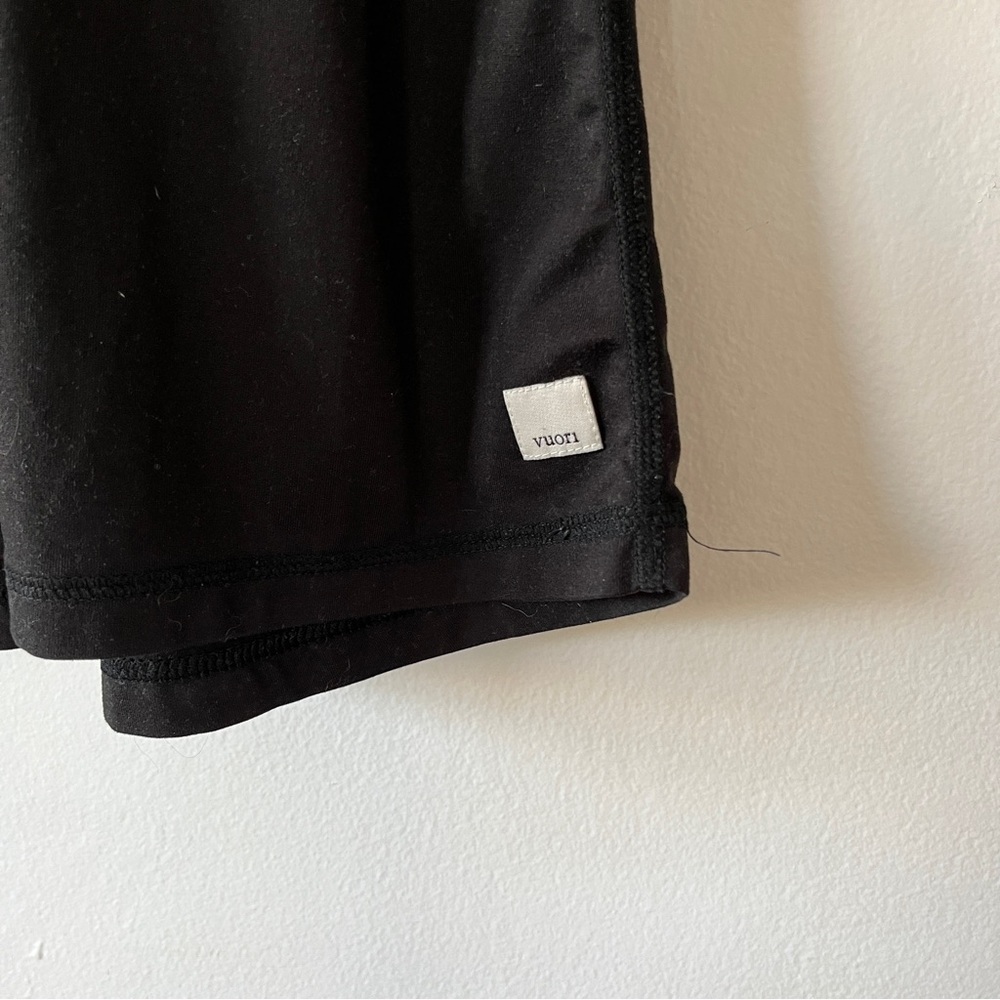 Vuori Black Racerback Tank Top - Picture 2 of 3